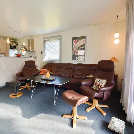 Three-bedroom Holiday In Skjern *