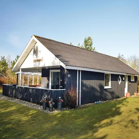 Three-bedroom Holiday In Skjern Halby