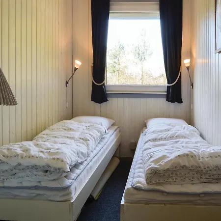 Three-bedroom Holiday In Skjern * Halby